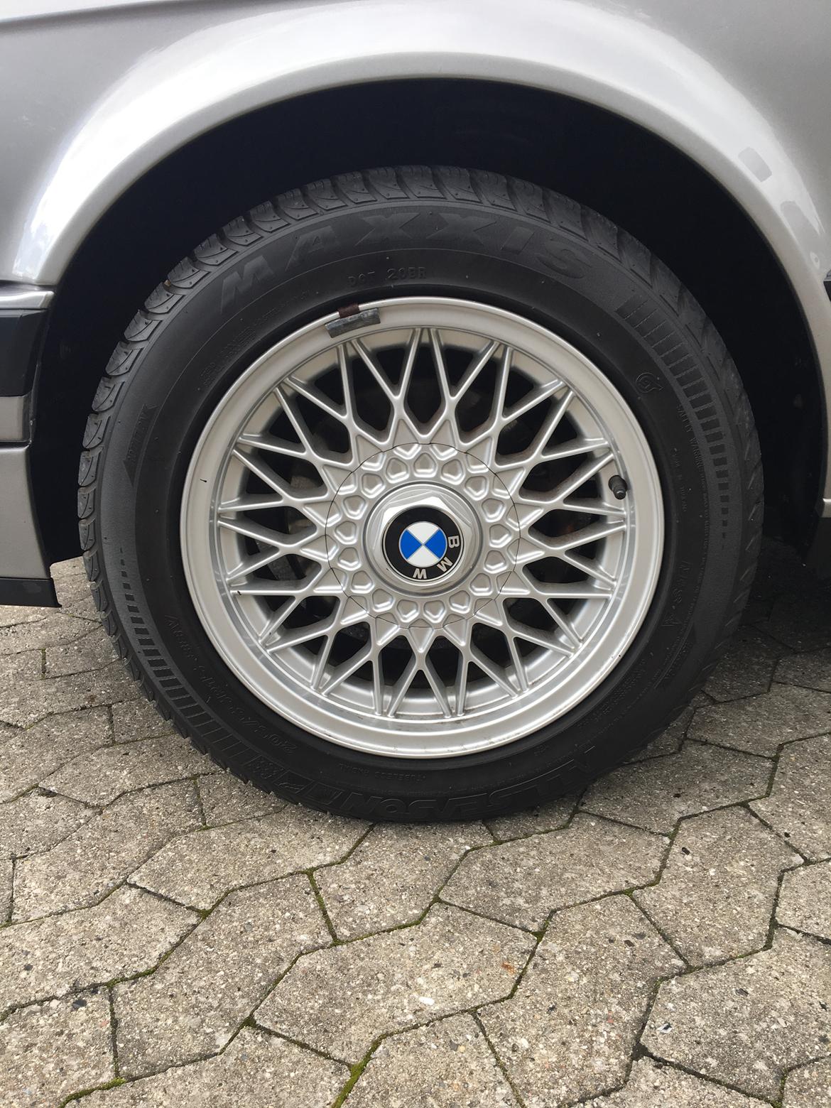 BMW E30 320i billede 7