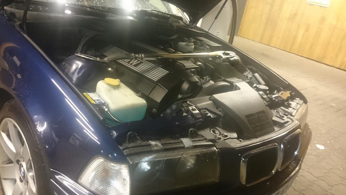 BMW E36 328i Sedan  billede 4