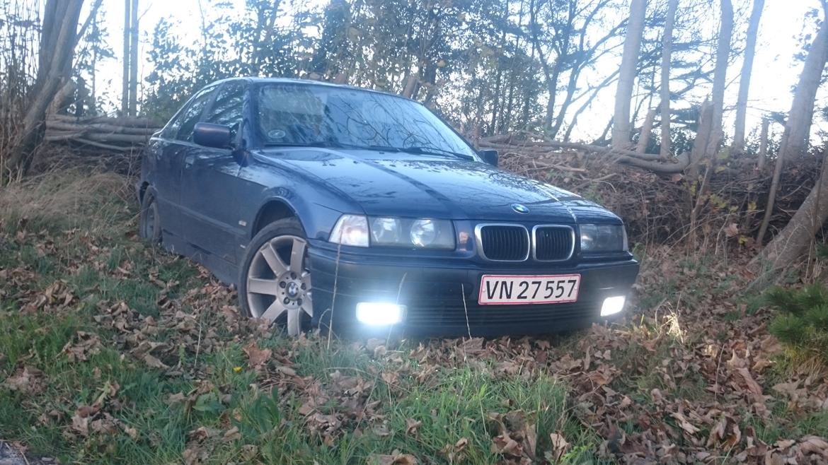 BMW E36 328i Sedan  billede 2