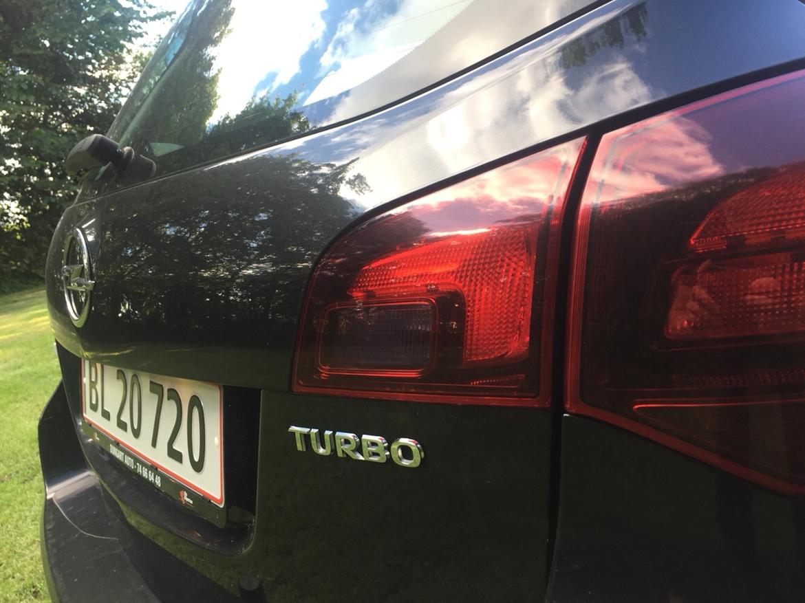 Opel Astra J sports stc billede 12