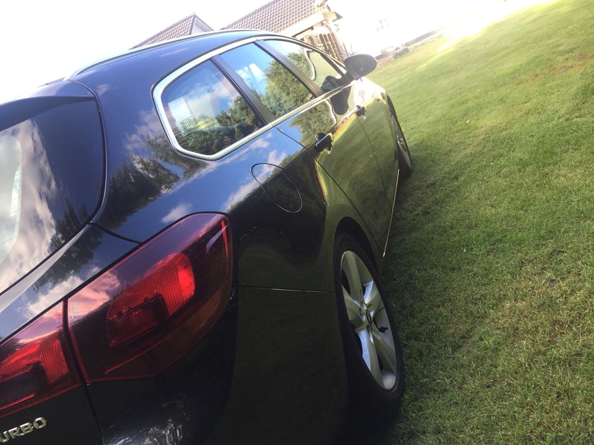 Opel Astra J sports stc billede 13