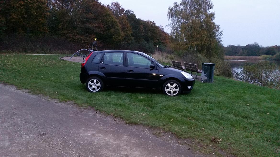 Ford Fiesta ghia  billede 1