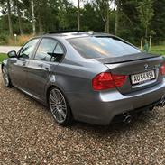 BMW E90 335i performance