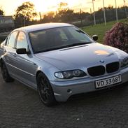 BMW 330i