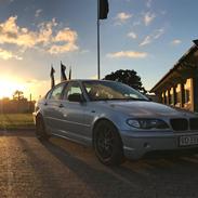 BMW 330i