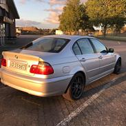 BMW 330i