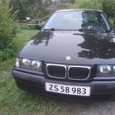 BMW E36 320i