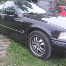 BMW E36 320i