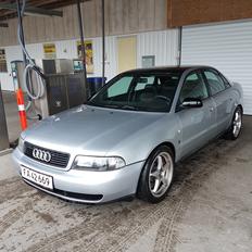 Audi A4 Quatro Sedan