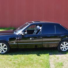 Mercedes Benz Mercedes w124 300e 3.0