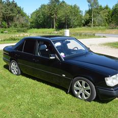 Mercedes Benz Mercedes w124 300e 3.0