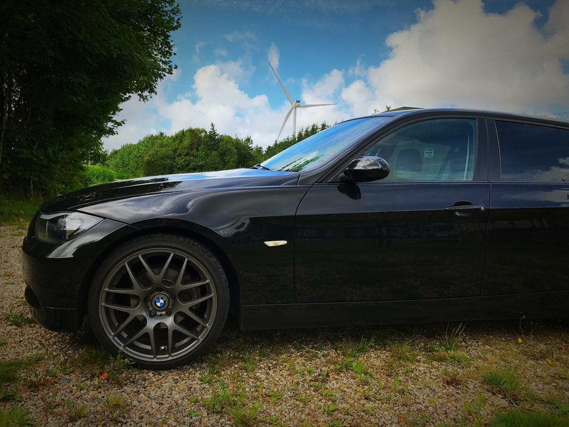 BMW E91 320i SOLGT billede 2