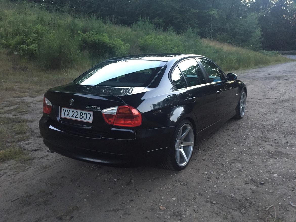 BMW E90 320d billede 2