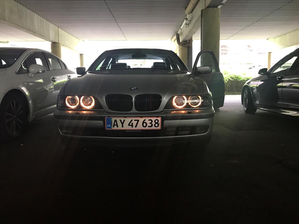 BMW E39 528i aut. Artic silver 309 billede 1