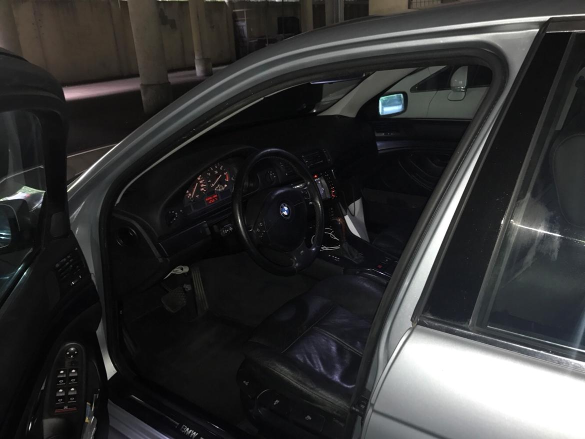 BMW E39 528i aut. Artic silver 309 billede 3