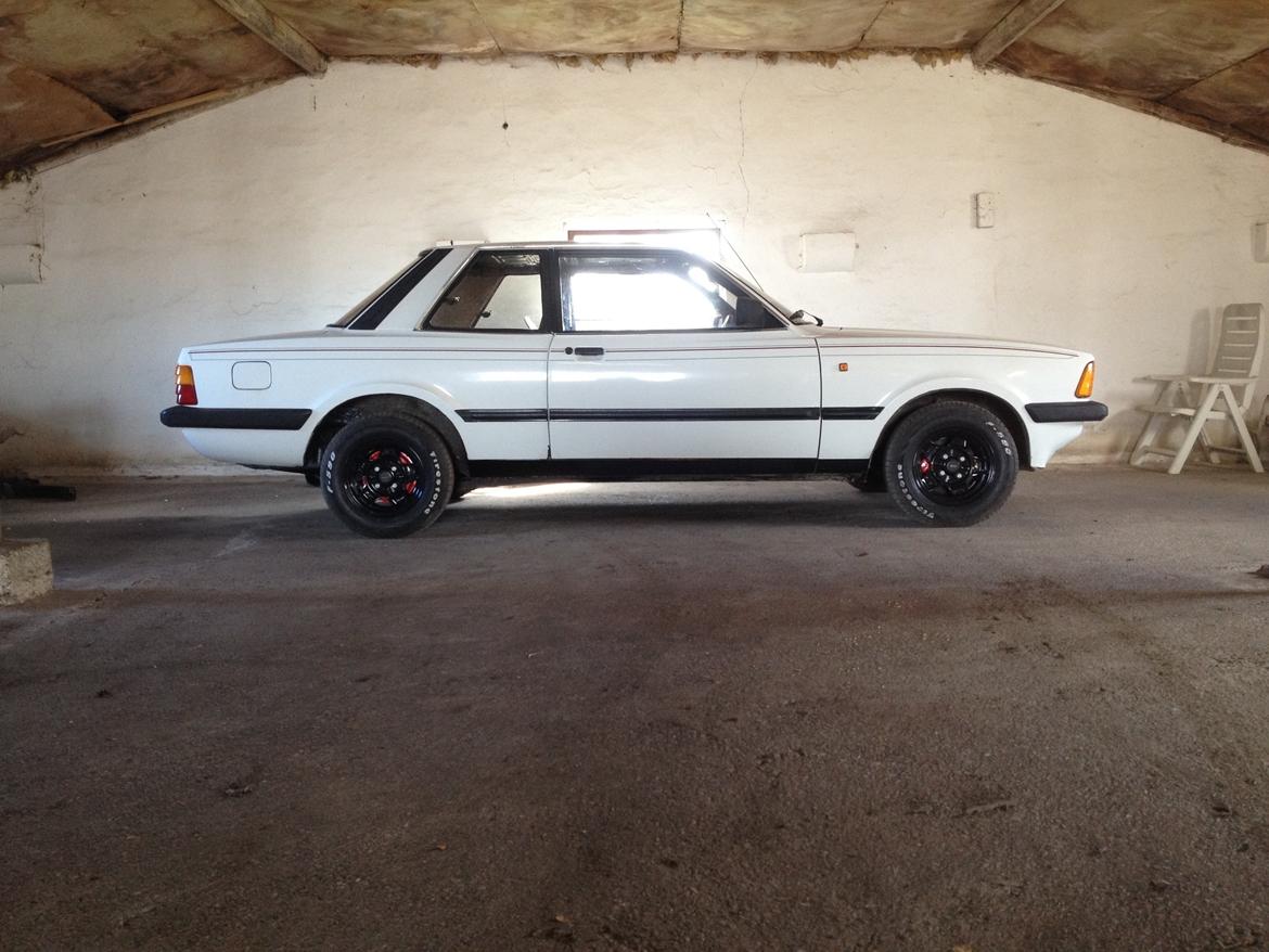 Ford Taunus - Bilen står, hvor den blev sat ned på "egne ben" efter renovering.  billede 6