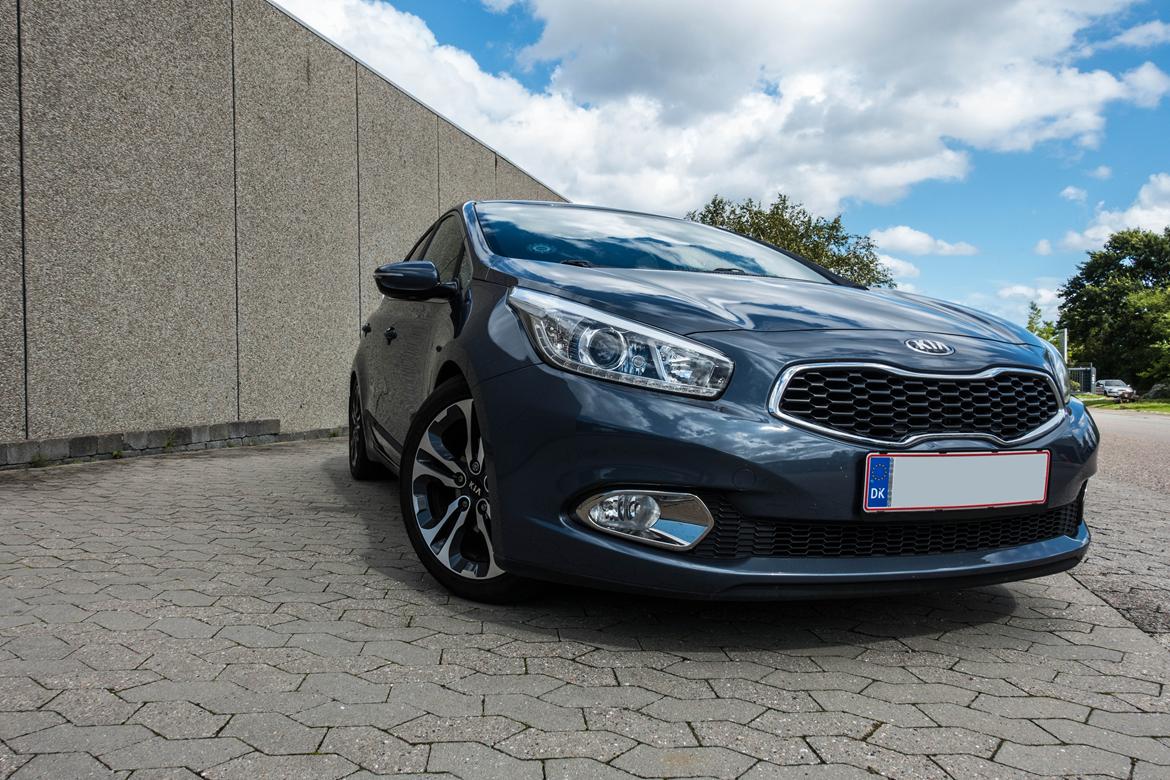Kia Ceed 1,6 CRDi Premium (Totalskadet) billede 9