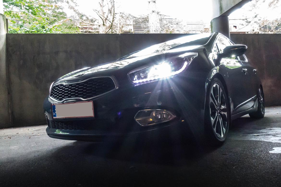 Kia Ceed 1,6 CRDi Premium (Totalskadet) billede 4