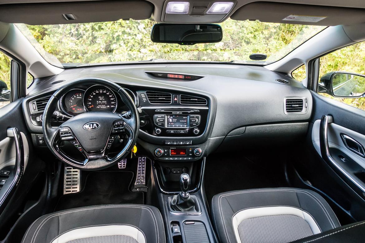 Kia Ceed 1,6 CRDi Premium (Totalskadet) billede 10