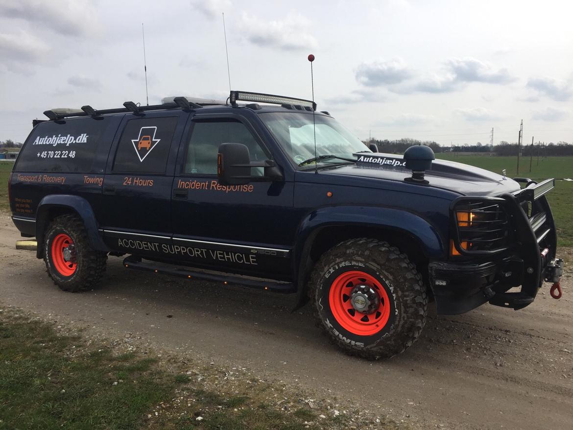 Chevrolet Suburban K2500 HD billede 2