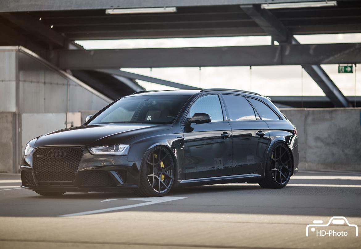 Audi RS4 V8 Quattro #blackonblack billede 5