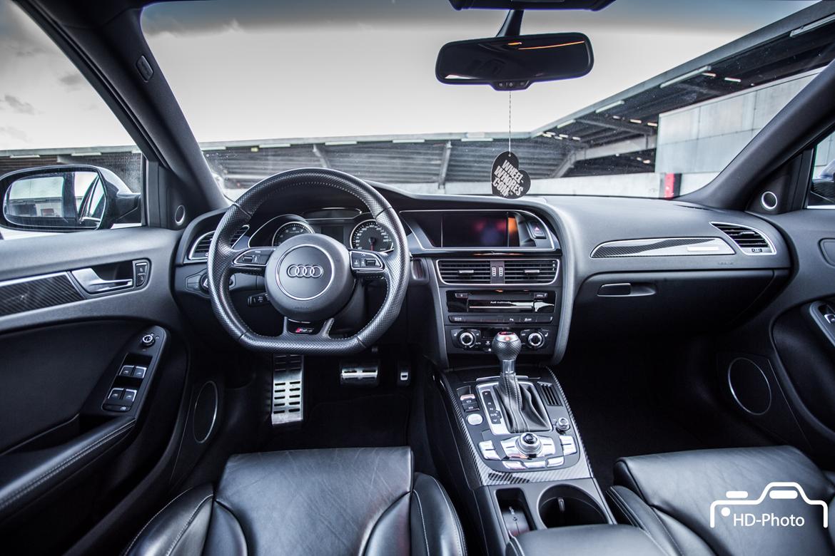 Audi RS4 V8 Quattro #blackonblack billede 15