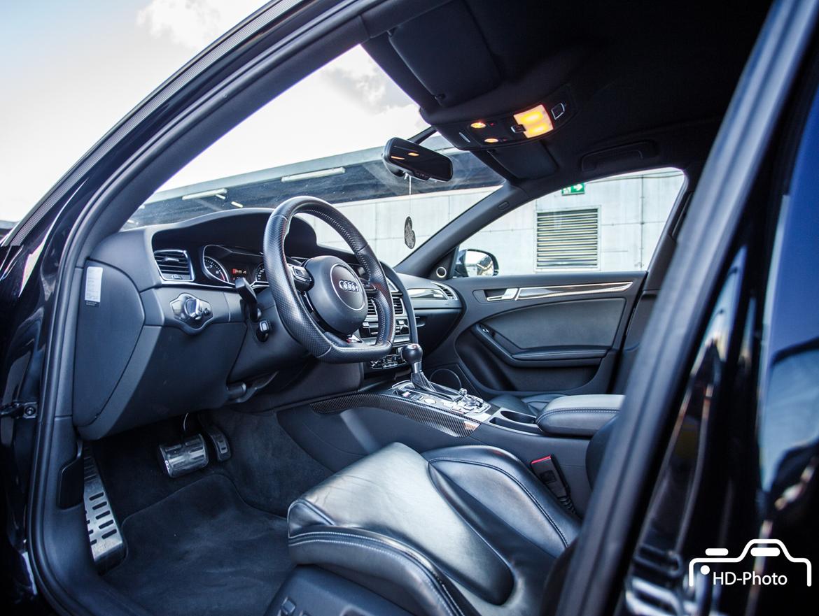 Audi RS4 V8 Quattro #blackonblack billede 14