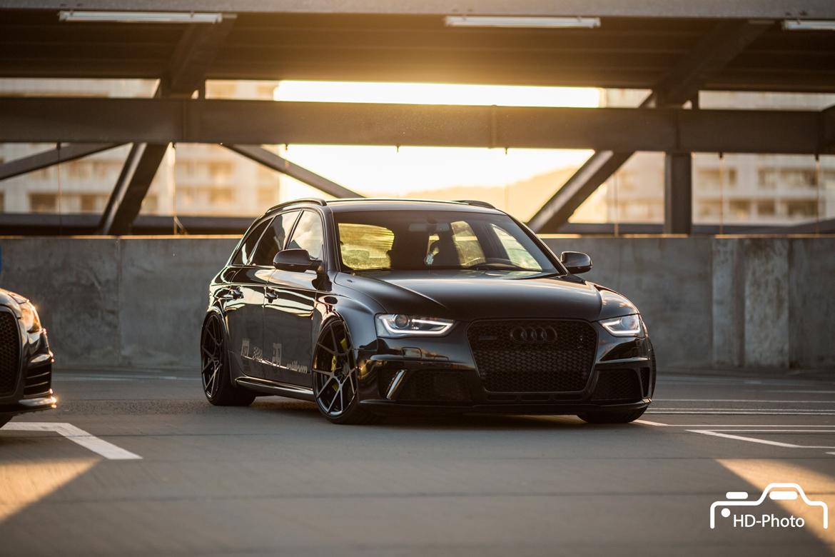 Audi RS4 V8 Quattro #blackonblack billede 4