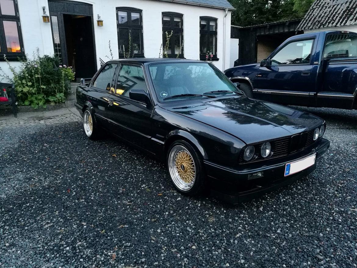 BMW E30 320I billede 2