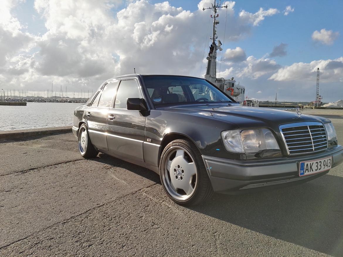 Mercedes Benz 300E solgt billede 3
