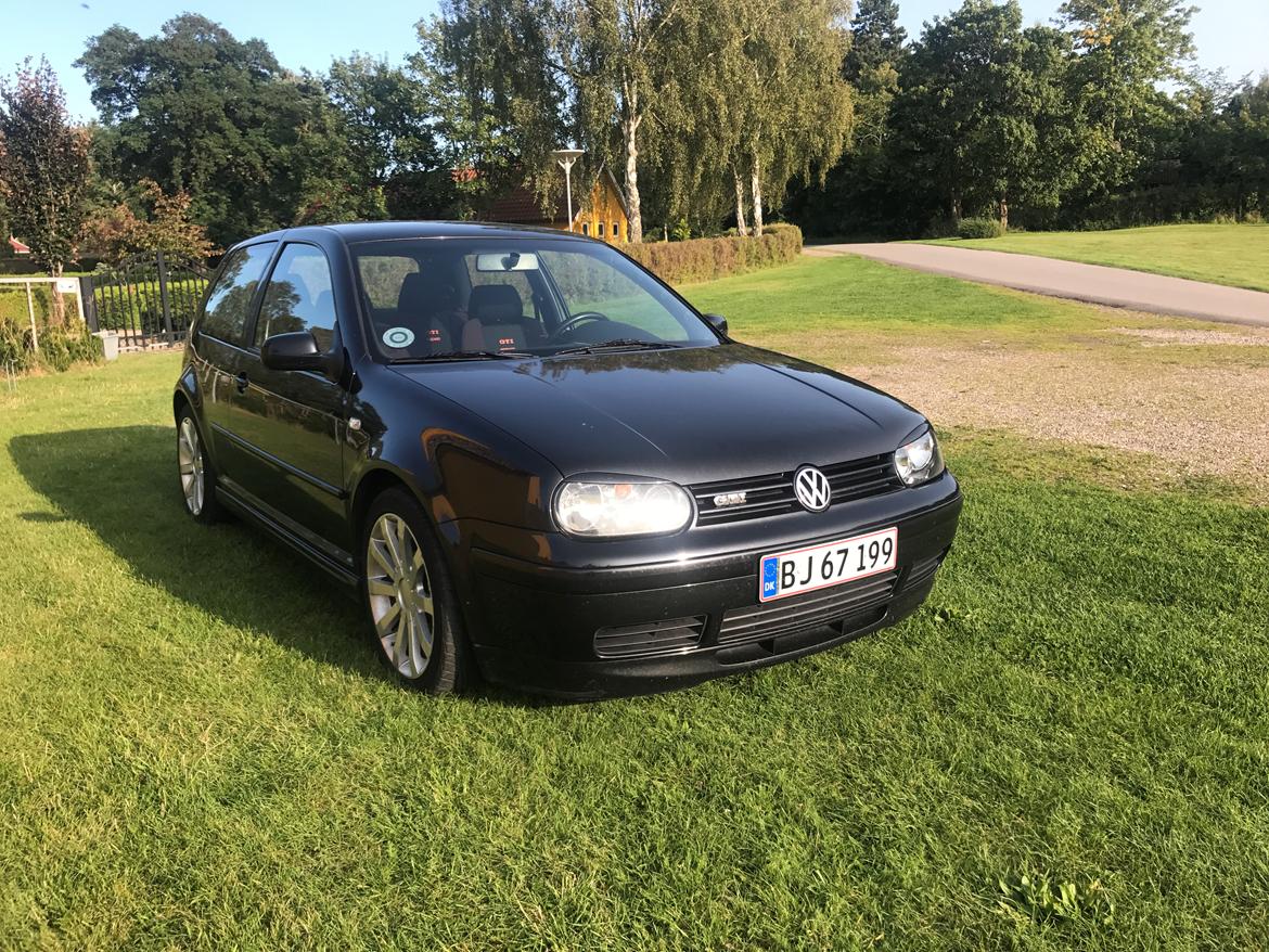 VW Golf GTI 1,8 Turbo 25 Jahre Edition 180hk Jubi billede 1