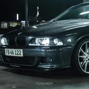 BMW E39 523i