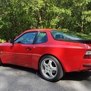 Porsche 944