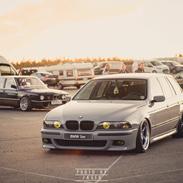 BMW E39 528i solgt