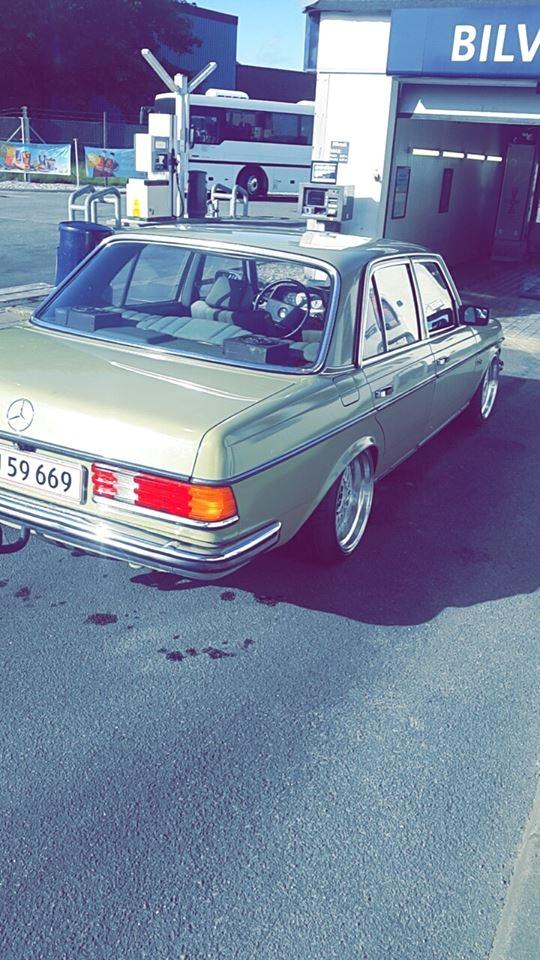 Mercedes Benz W123 230.  billede 1