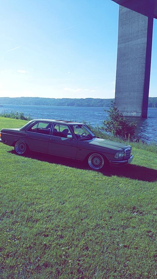 Mercedes Benz W123 230.  billede 19