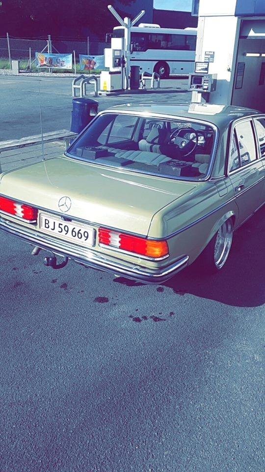 Mercedes Benz W123 230.  billede 24