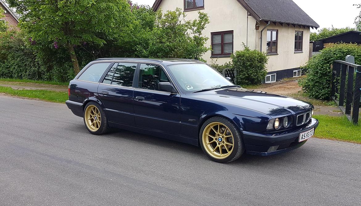 BMW E34 520i Touring-SOLGT billede 1