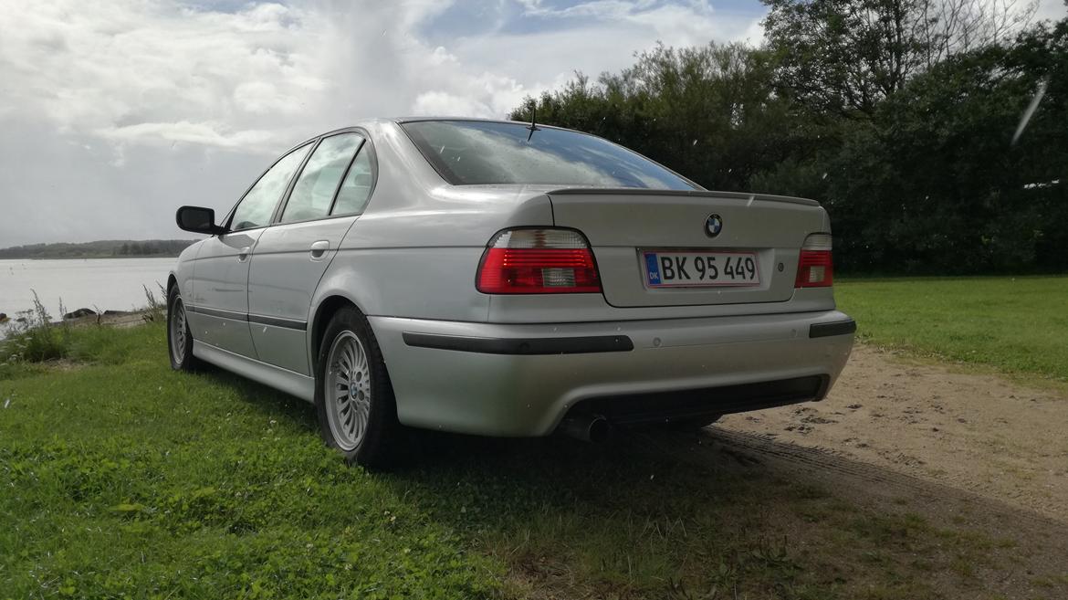 BMW 540ia / SOLGT billede 3