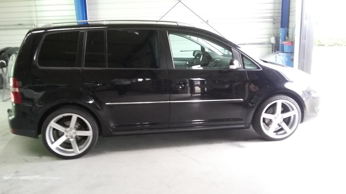 VW Touran 2,0 TDI DSG 170hk. billede 1