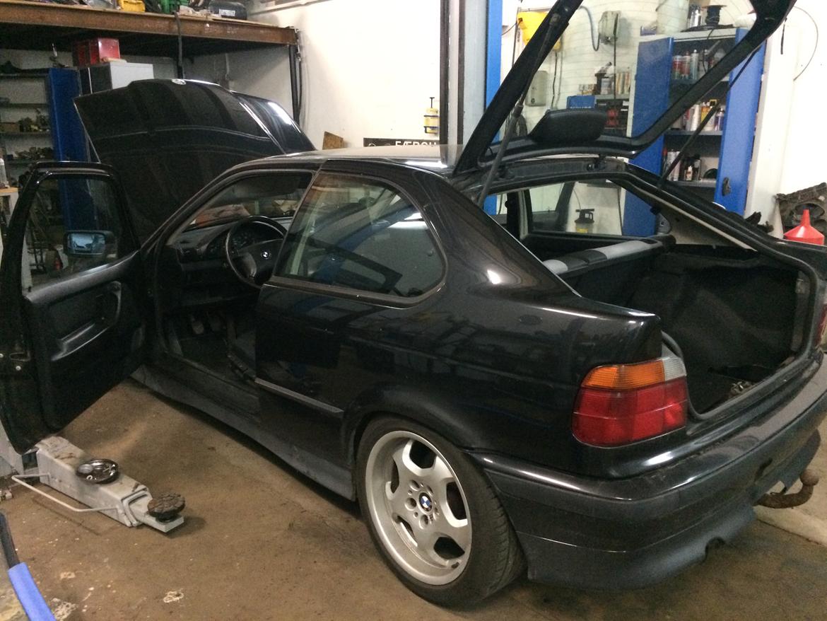 BMW E36 318TI billede 10