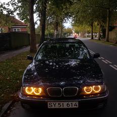 BMW E39 523i 2.5