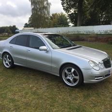 Mercedes Benz W211 E320