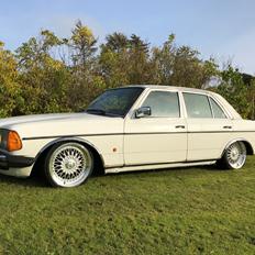 Mercedes Benz E200 W123