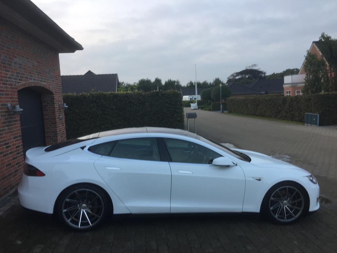 Tesla S85D billede 18