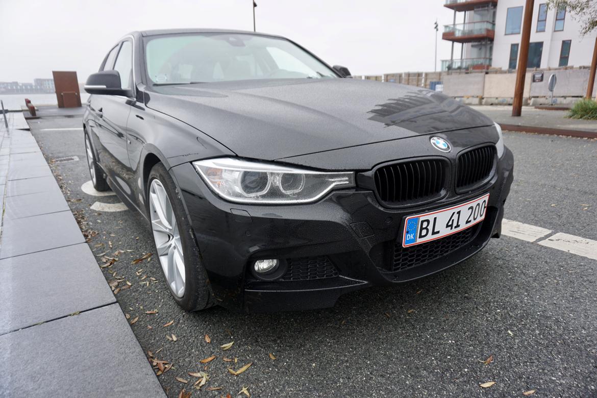 BMW 320D Touring Aut. M-Sport F31 billede 2