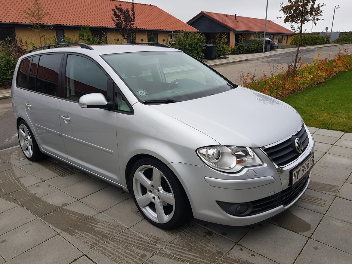 VW TOURAN billede 1