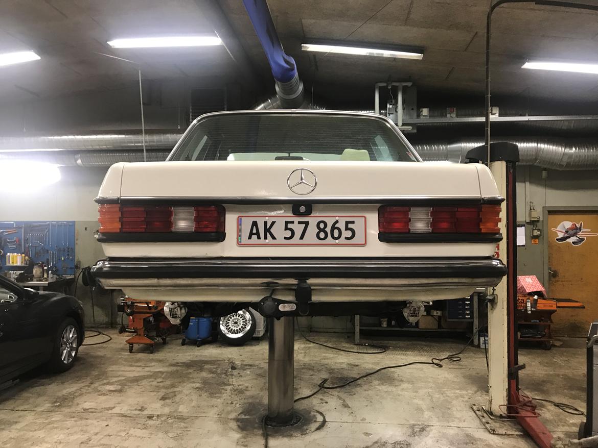 Mercedes Benz E200 W123 billede 16