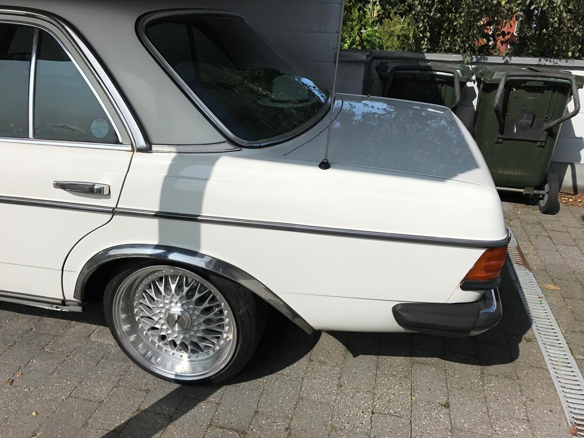 Mercedes Benz E200 W123 billede 22
