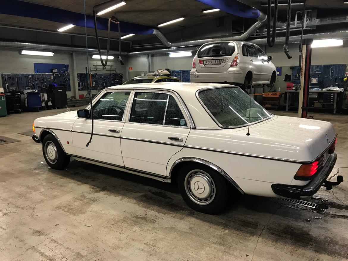 Mercedes Benz E200 W123 billede 27